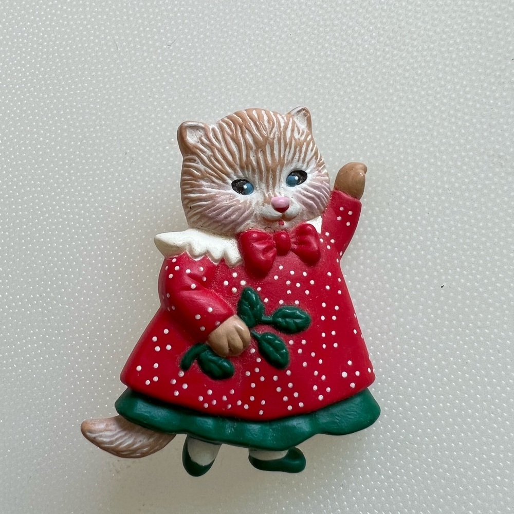 Hallmark Christmas Pin kitty cat
